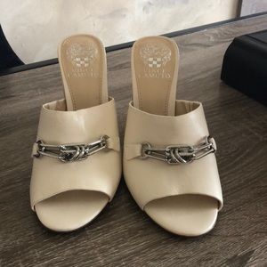 NWOT - Vince Camuto Gessien Slide Sandal